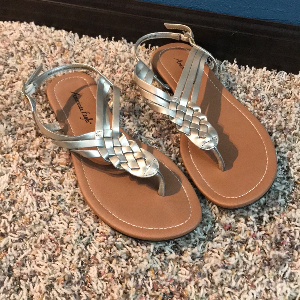 American eagle sz 7 gold sandals
